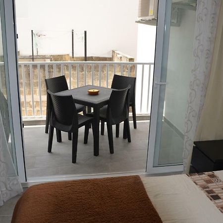 Pilgrim'S Rest Apartments Gzira Exteriör bild