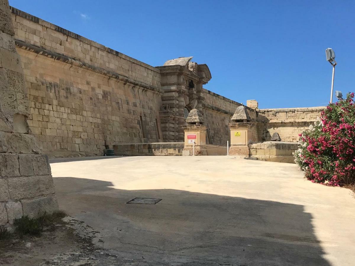 Pilgrim'S Rest Apartments Gzira Exteriör bild